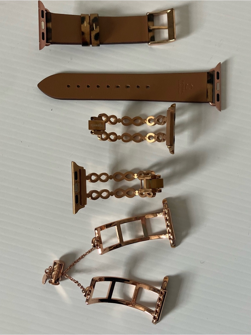 Apple Watch Band Bundle | 5-Piece Set | Leopard + Gold & Rose Gold Bands - Picture 6 of 7